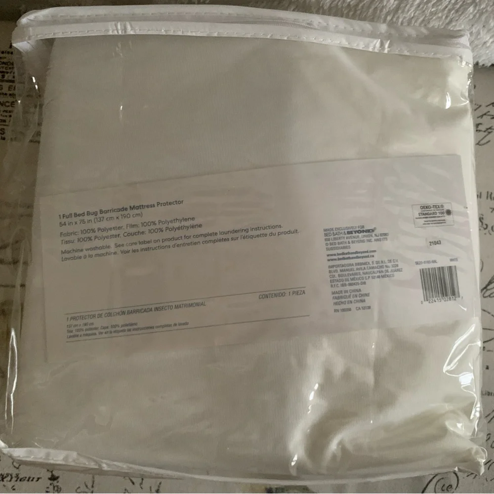 NWT Simply Essential FULL Mattress Protector, White